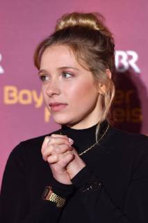 Lena Maria KLENKE (Schauspielerin), Einzelbild,angeschnittenes Einzelmotiv,Portraet,Portrait,Porträt. Bayerischer Filmpreis 2018-Red Carpet,Roter Teppich,am 19.01.2018 im Prinzregententheater in Muenchen.