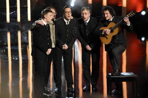 Chor der Jungen Union Miesbach mit Maxi Schafroth bei der Verleihung des 39. Bayerischen Filmpreises 2017 im Prinzregententheater. München, 19.01.2018