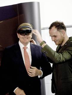 Entertainment Bilder der Woche Themen der Woche Bilder des Tages 23-01-2018 Snakeware King Willem-Alexander during his visit to the ICT digital specialist Snakeware in Sneek. Snakeware creates innovative digital productions.  Copyright: xPPE NIEBOERx