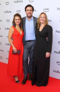 Cristina do Rego + Bastian Pastewka + Sonsee Neu Hollinderbaeumer bei der Amazon-Prime Filmpremiere zu - Pastewka - im Kino International, Karl-Marx-Allee, Berlin Copyright imago stock&people GmbH Tinkeres Datum: 23.01.2018 Film Pastewka