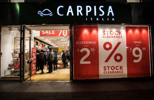 January 22, 2018 - London, United Kingdom - People seen inside the Carpisa store on Oxford Street in London. London United Kingdom - ZUMAs197 20180122_zab_s197_015 Copyright: xRahmanxHassanix xSopaxImagesx