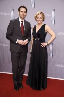 Caren Miosga mit Begleitung bei der Verleihung des Deutschen Fernsehpreises 2018 im Palladium. Köln, 26.01.2018