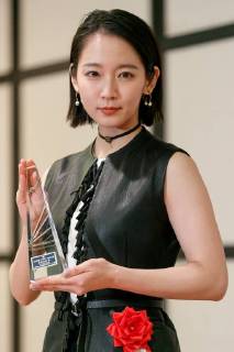 Japanese actress Riho Yoshioka poses for the cameras during the Elan d Or Award ceremony on February 1, 2018, Tokyo, Japan. The award organized by the All Nippon Producers Association (ANPA) recognizes outstanding actors, movies and TV dramas.  (gxta_elandor009)