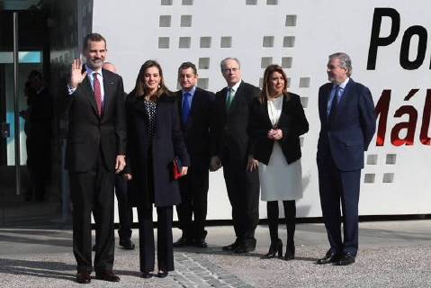 EN MALAGA, LLEGADA DE LOS REYES DE ESPANA PARA PRESIDEN EL ACTO DE ENTREGA DE LAS MEDALLAS DE ORO AL MERITO EN LAS BELLAS ARTES EN MALAGA Spanish Kings Felipe VI and Letizia Ortiz during the delivery of Gold Medals for Merit in Fine Arts 2018 in Malaga on Tuesday 06, February 2018. Cordon Press EP888  AlexxZea