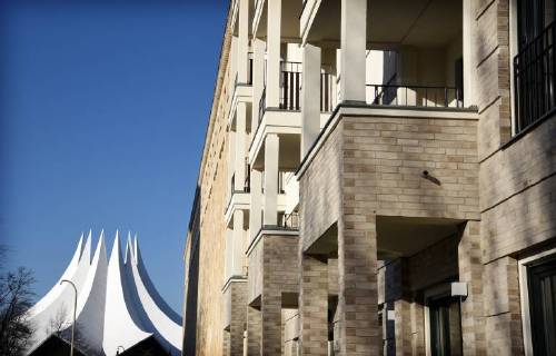 Wohnungsbau, Immobilien, Mietwohnungen, Eigentumswohnungen, Neubauten, Mietpreisbremse, Baulücke, Sozialer Wohnungsbau. Aufgenommen am 6. Februar 2018 in der Halleschen Straße in Berlin-Kreuzberg. Berlin Deutschland Copyright: xKittyxKleist-HeinrichxTSPx