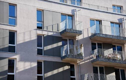 Wohnungsbau, Immobilien, Mietwohnungen, Eigentumswohnungen, Neubauten, Mietpreisbremse, Baulücke, Sozialer Wohnungsbau. Das Baugrundstück der Genossenschaft Möckernkiez eG, aufgenommen am 6. Februar 2018 in Berlin-Kreuzberg. Berlin Deutschland Copyright: xKittyxKleist-HeinrichxTSPx