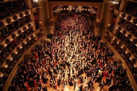 Themen der Woche Bilder des Tages Opernball 2018 Wien, Oper, 08. 02. 2018 Ballgäste beim Tanzen, Tanzpaare, Tanzen, Tanzfläche