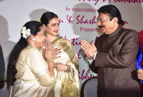 February 16, 2018 - Mumbai, India - Indian playback singer Asha Bhosle, Rekha and Hon. Governor of Maharashtra Shri Vidyasagar Rao present at the 5th Yash Chopra Memorial Award at hotel JW Marriott, Juhu in Mumbai. Mumbai India - ZUMAs197 20180216_zaa_s197_081 Copyright: xAzharxKhanx xSopaxImagesx