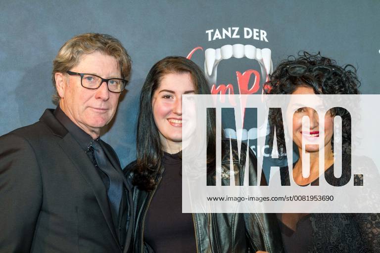 Toni Schumacher Mit Seiner Tochter Perla Und Seiner Ehefrau Jasmin Bei Der Gala Premiere Des Music