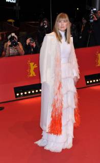 68. Berlinale - Premiere 7 Tage in Entebbe 68th Berlin International Film Festival. Festival Internazionale del Cinema di Berlino 2018. Red Carpet film 7 Days in Entebbe . Pictured: Rosamund Pike  Copyright: xPoolxRomax2x xIPAx xPoolxRomax2x