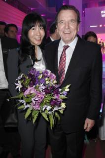 Bilder des Tages Gerhard Schröder und Freundin Kim So-yeon bei der 15. Verleihung des Best Brands Award im Hotel Bayerischer Hof. München, 21.02.2018