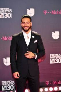 Colombian singer Maluma poses on his arrival to the carpet of the 30th edition of the Lo Nuestro Award to the Latin Music, at the American Airlines Arena in Miami, USA, 22 February 2018. Famous and popular Latinos parade in carpet of Lo Nuestro Award !ACHTUNG: NUR REDAKTIONELLE NUTZUNG!  Copyright: xGIORGIOxVIERAx MIA00 20180223-636549555100203071