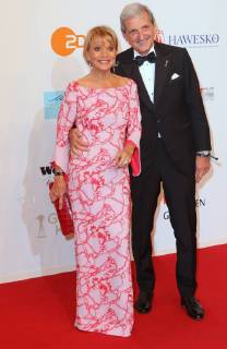 Uschi Glas + Mann Dieter Hermann bei der Verleihung der Goldene Kamera in der Messe-Hamburg, Karolinenstrasse Copyright imago stock&people GmbH Tinkeres Datum: 22.02.2018 Goldene Kamera