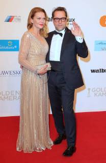 Anna Loos + Mann Jan Josef Liefers bei der Verleihung der Goldene Kamera in der Messe-Hamburg, Karolinenstrasse Copyright imago stock&people GmbH Tinkeres Datum: 22.02.2018 Goldene Kamera