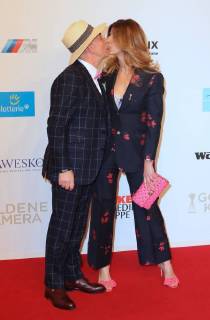 Horst Lichter mit Frau Nada bei der Verleihung der Goldene Kamera in der Messe-Hamburg, Karolinenstrasse Copyright imago stock&people GmbH Tinkeres Datum: 22.02.2018 Goldene Kamera