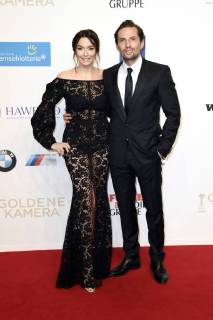 Quirin Berg mit Freundin Kara Hecker bei der 53. Verleihung der Goldenen Kamera 2018 in der Hamburg Messe. Hamburg, 22.02.2018