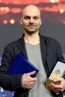 Thomas Stuber mit dem Preis der Ökumenischen Jury und den Gilde Filmpreis für In den Gängen In the Aisles bei der Preisverleihung der Unabhängigen Jurys auf der Berlinale 2018 68. Internationale Filmfestspiele Berlin im Hotel Grand Hyatt. Berlin, 24.02.2018