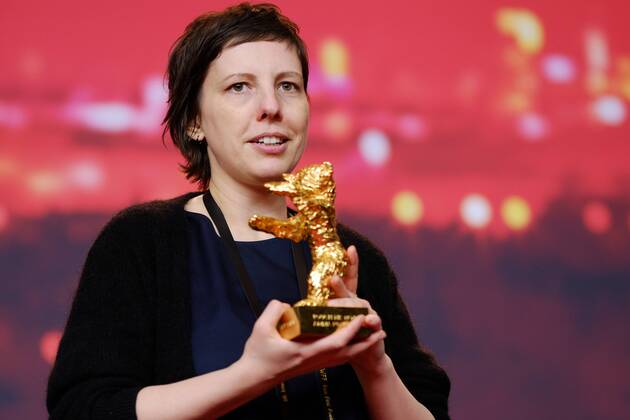 Themen der Woche Bilder des Tages Regisseurin Adina Pintilie mit dem Goldenen Bären für den Besten Film anlässlich der Preisverleihung der 68. Internationalen Filmfestspiele Berlin snapshot-photography xSeeliger