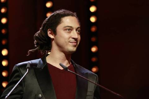 Jurymitglied Jonas Carpignano des GWFF Preis Bester Erstlingsfilm der 68. Berlinale spricht auf der Bühne währen des Abschlussveranstaltung zur Bärenverleihung am 24.02.2018 in Berlin im Berlinale Palast Jurymitglied Jonas Carpignano des GWFF Preis Bester Erstlingsfilm der 68. Berlinale spricht auf der Bühne währen des Abschlussveranstaltung zur Bärenverleihung am 24.02.2018 in Berlin im Berlinale Palast
