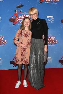 Themen der Woche Bilder des Tages Susann Atwell und ihre Tochter Ava bei der Mary Poppins Musical Premiere am 25.02.2018 in Hamburg Mary Poppins Musical Premiere in Hamburg, 2018