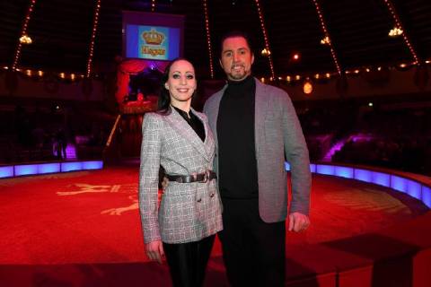 Jana Lacey-Krone und Martin Lacey jr. Premiere Circus Krone 3. Winterprogramm Manege Circus Kronebau München 01.03.2018.