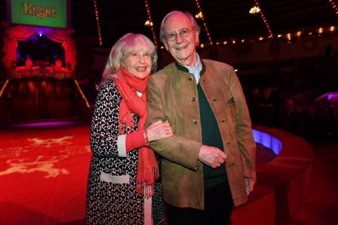 Wilfried Klaus mit Ehefrau Wera Premiere Circus Krone 3. Winterprogramm Manege Circus Kronebau München 01.03.2018.