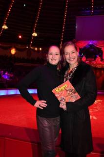Lisa Seitz mit Tochter Luzie Premiere Circus Krone 3. Winterprogramm Manege Circus Kronebau München 01.03.2018.