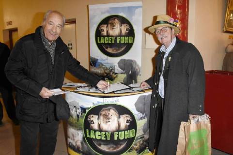 Manfred Schnelldorfer und Wolfgang M. Prinz bei der Premiere vom 3. Winterprogramm 2018 des Circus Krone im Kronebau. München, 01.03.2018