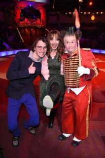 Benjamin Corba, Cornelia Corba und Fumagalli bei der Premiere vom 3. Winterprogramm 2018 des Circus Krone im Kronebau. München, 01.03.2018