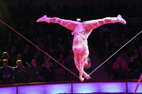Huang Yang bei der Premiere vom 3. Winterprogramm 2018 des Circus Krone im Kronebau. München, 01.03.2018