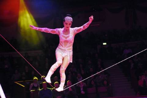 Huang Yang bei der Premiere vom 3. Winterprogramm 2018 des Circus Krone im Kronebau. München, 01.03.2018