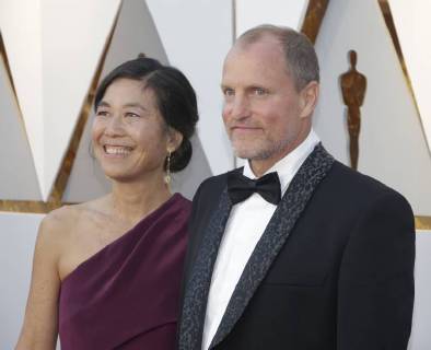 Laura Louie and Woody Harrelson arrive on the red carpet for the 90th annual Academy Awards at the Dolby Theatre in the Hollywood section of Los Angeles on March 4, 2018. LAP20180304178 JOHNxANGELILLO