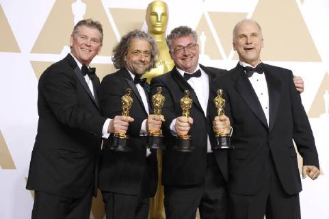 Richard R. Hoover, Paul Lambert, Gerd Nefzer und John Nelson mit den Oscars für die besten visuellen Effekte in Blade Runner 2049 im Press Room der Oscar Verleihung 2018 90th Annual Academy Awards im Hollywood & Highland Center. Los Angeles, 04.03.2018