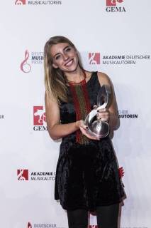 Preisträgerin Anna-Marlene Bicking des Nachwuchspreises bei der 10. Verleihung des Musikautorenpreises am 16.03.2018 in Berlin
