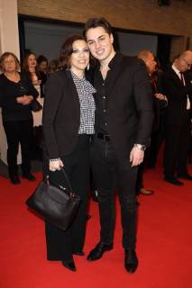 Alice Brauner und ihr Sohn David Zechbauer bei der Verleihung vom 16. Deutschen Hoerfilmpreis am 20.03.2018 in Berlin Deutscher Hoerfilmpreis 2018 in Berlin