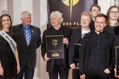 20.03.2018, Tallinn Kadrioru lossis toimus auhinnatseremoonia Kuldne Plaat 2018, kus tunnustati Eesti edukamaid muusikailma tegijaid. The Estonian Music Awards are the annual Estonian pop music awards. The awards began in 1998, when the Estonian Association of the Phonogram Producers first awarded the Golden Record (Estonian: Kuldne Plaat) to the most successful artists. Foto: Konstantin Sednev Eesti Meedia Tallinn Harjumaa Estonia  Copyright: xKonstantinxSednevx