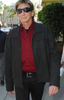 April 5, 2017 - Beverly Hills, California, United States Of America - BEVERLY HILLS - CA - MARCH 22: Singer Barry Manilow & Gary Kief out and about in Beverly Hills. on March 22, 2009 in Beverly Hills, California ...People: Gary Kief, Barry Manilow Beverly Hills United States Of America - ZUMAs214 20170405_zaa_s214_002 Copyright: xSMGx