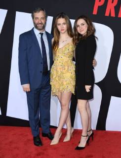 Première de Blockers . 03 April 2018 - Westwood, California - Judd Apatow, Iris Apatow, Maude Apatow. Universal Pictures Blockers Los Angeles Premiere held at Regency Village Theatre. 225447 2018-04-03 CA Westwood Etats-Unis  Copyright: xBirdiexThompson AdMediax STAR_225447_009