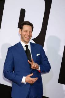 LOS ANGELES - APR 3: Ike Barinholtz at the Blockers Premiere at Village Theater on April 3, 2018 in Westwood, CA  Copyright: xKathyxHutchinsx xIPAx xHutchinsxPhotox
