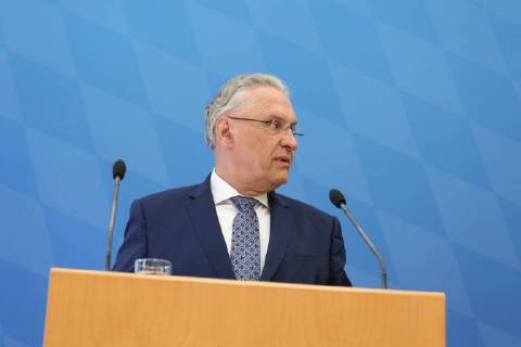 April 5, 2018 - Munich, Bavaria, Germany - Joachim Herrmann speaks, in Munich, Germany, on April 5, 2018. The minister of interiour Joachim Herrmann and the President of the Verfassungsschutz ( Secret Service). They talked about Islamism, Right-wing extremism, left-wing extremism and cyber crminality. Munich Germany - ZUMAn230 20180405_zaa_n230_100 Copyright: xAlexanderxPohlx