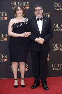 Alfred Molina mit Tochter bei der Verleihung der Olivier Awards 2018 in der Royal Albert Hall. London, 08.04.2018 Alfred Molina mit Tochter