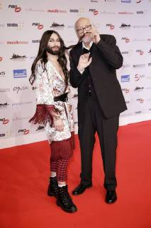 Conchita und Karl Dall bei der 13. Verleihung des PRG Live Entertainment Award in der Festhalle Frankfurt. Frankfurt am Main, 09.04.2018