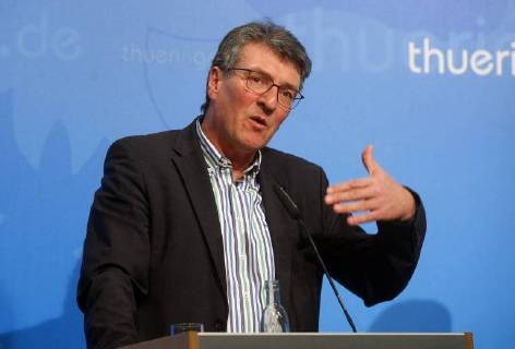 10.04.2018, Erfurt Regierungsmedienkonferenz Thüringen Justizminister Dieter Lauinger stellt das Thüringer Justizvollzugskonzept vor.
