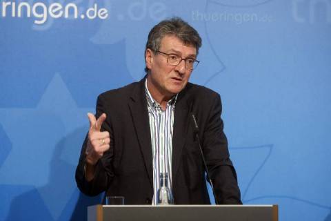 10.04.2018, Erfurt Regierungsmedienkonferenz Thüringen Justizminister Dieter Lauinger stellt das Thüringer Justizvollzugskonzept vor.