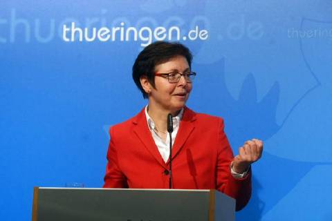 10.04.2018, Erfurt Regierungsmedienkonferenz Thüringen Finanzministerin Heike Taubert mit der Bilanz der Finanzämter für das Jahr 2017. Am Ende der Konferenz gab sie ein Statement zur Grunsteuerentscheidung am Bundesverfassungsgerichthof in Karlsruhe