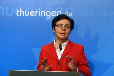 10.04.2018, Erfurt Regierungsmedienkonferenz Thüringen Finanzministerin Heike Taubert mit der Bilanz der Finanzämter für das Jahr 2017. Am Ende der Konferenz gab sie ein Statement zur Grunsteuerentscheidung am Bundesverfassungsgerichthof in Karlsruhe