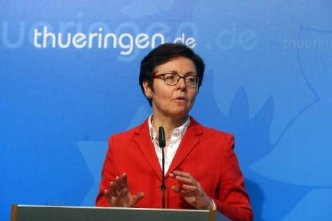 10.04.2018, Erfurt Regierungsmedienkonferenz Thüringen Finanzministerin Heike Taubert mit der Bilanz der Finanzämter für das Jahr 2017. Am Ende der Konferenz gab sie ein Statement zur Grunsteuerentscheidung am Bundesverfassungsgerichthof in Karlsruhe