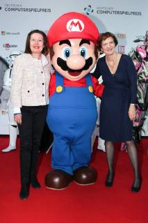 Carolin Kerschbaumer, Michaela Haberlander, Deutschen Computerspielpreis 2018 im Kohlebunker & Kesselhaus in Muenchen am 10.04.2018