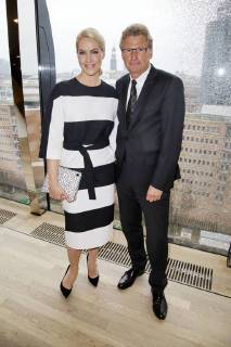 Judith Rakers und Bernd Klaus Buchholz bei der Verleihung des Nannen Preises 2018 in der Elbphilharmonie. Hamburg, 11.04.2018