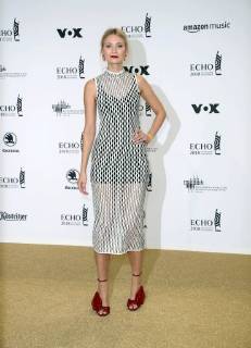 Carolin Niemczyk (Glasperlenspiel) bei Verleihung Deutscher Musikpreis ECHO 2018 in Messe Berlin.